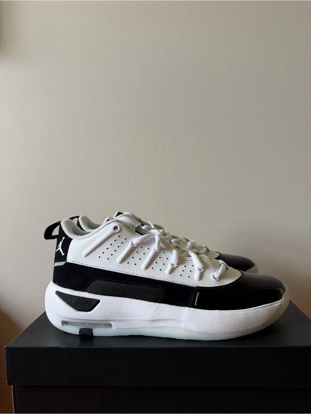 Air Jordan Max Aura 7 White Black HQ2091-100 Men’s Size 8.5